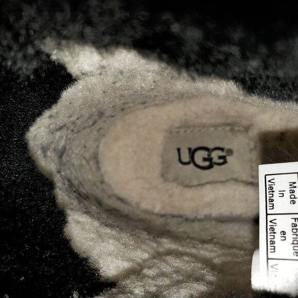 UGG Cayden Waterproof All Weather Boots - Picture 7 of 8